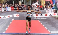 男子蛙泳冠军划水距离高达2.45米，男子蛙泳运动员标准